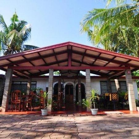 Ayahay Sa Matutina Hotel Puerto Princesa ภายนอก รูปภาพ